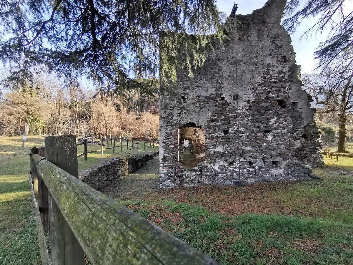 Near Villa Monastero And Castello Di Vezio Varenna Apartment